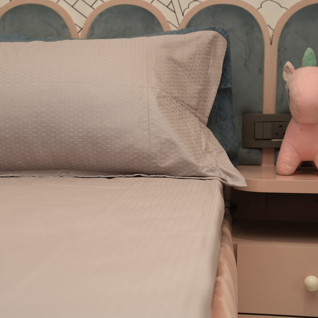 Jacquard Elysian Coil – Silver Drift 400 TC