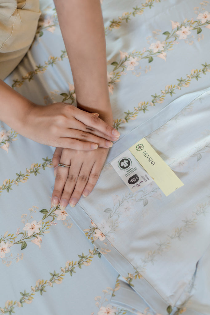 Reysha Digital Print Colour Premium Cotton Bedsheet - Blue Vine Whisper ( Thread Count 300 )