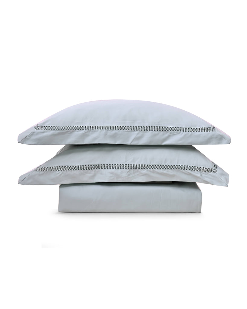 Reysha Solid Colour Premium Cotton Bedsheet - Green Petals ( Thread Count 300 )
