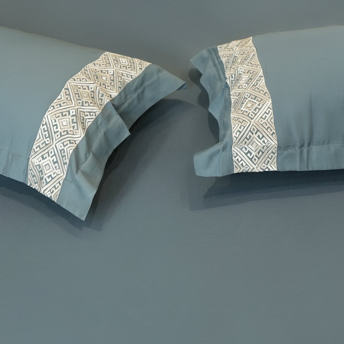 Reysha Embroidery Cotton Bedsheet- Diamond Drift Bermuda grey- 400 TC
