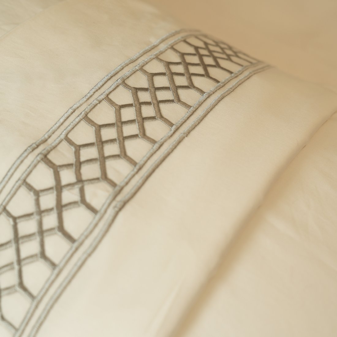 Reysha Embroidery Cotton Bedsheet- Linear Lux pearl white 400 TC