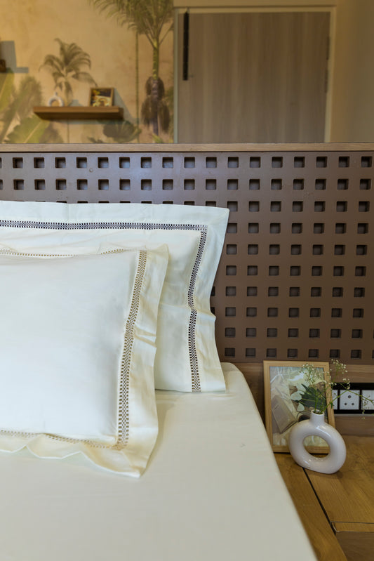 Jacquard Checkmate- Ivory 400 TC