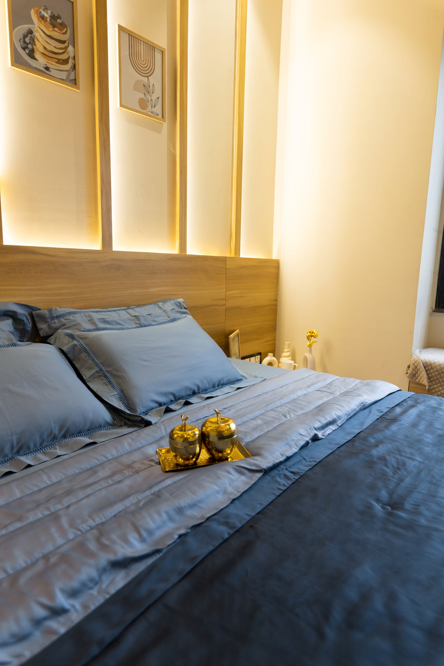 Reysha Comforter Premium Polyster - Navy & Sky ( Thread Count 320 )